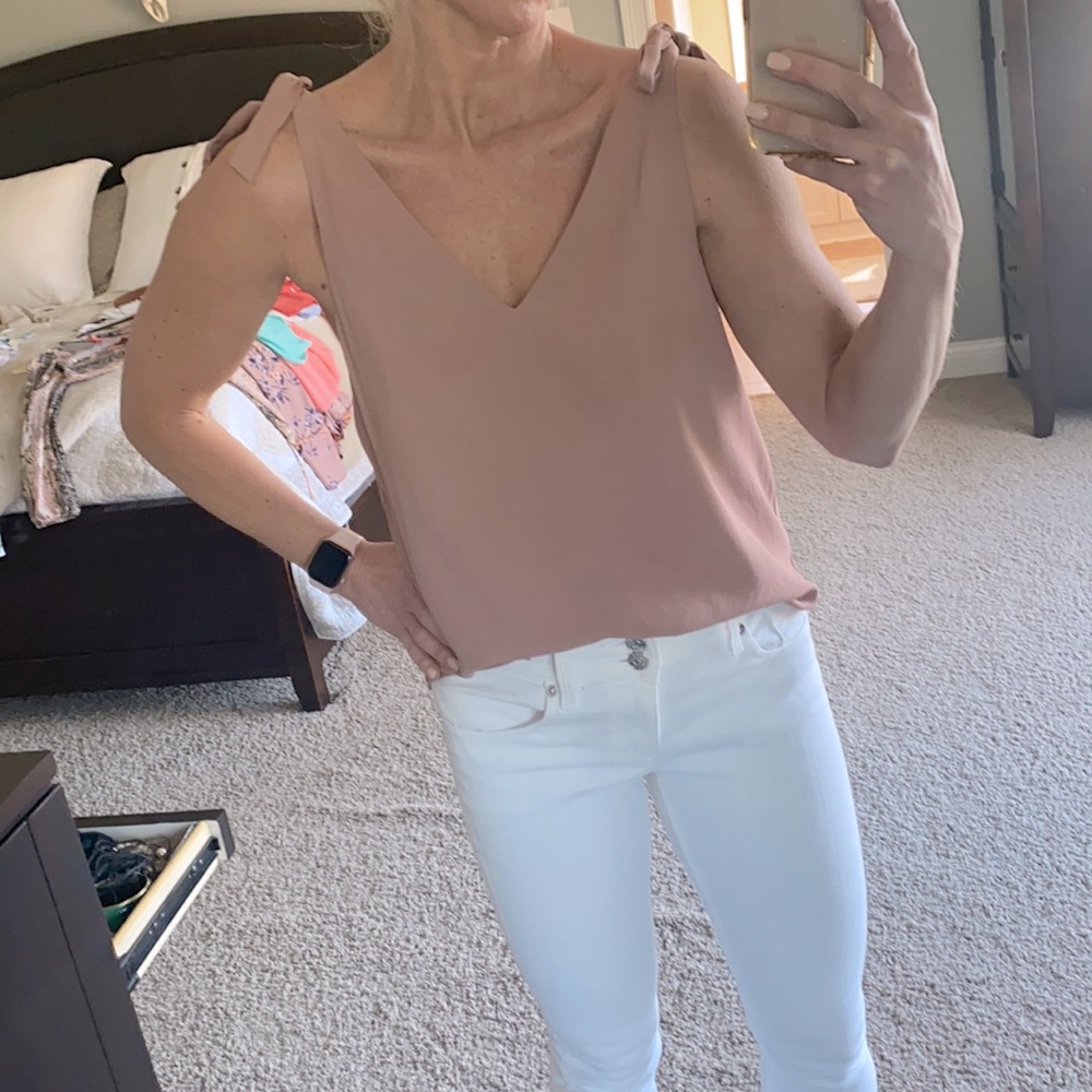 Express tie shoulder top